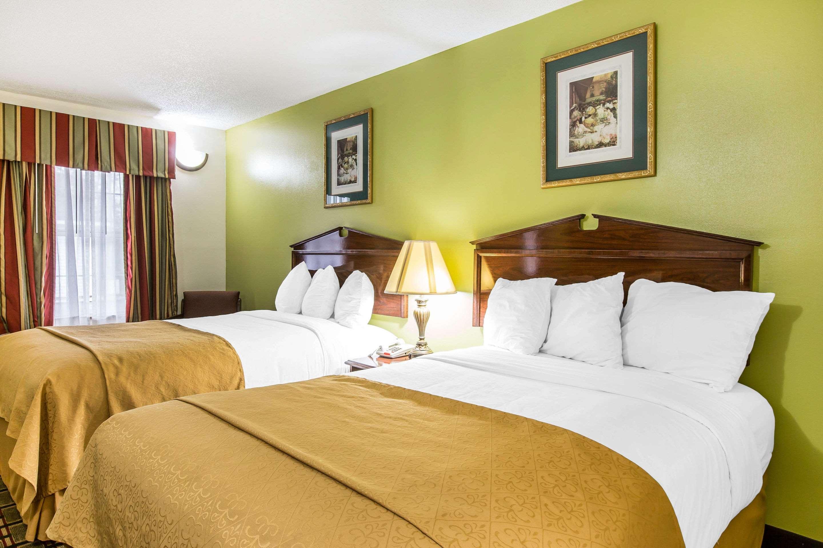 Quality Inn Eastman Exterior photo