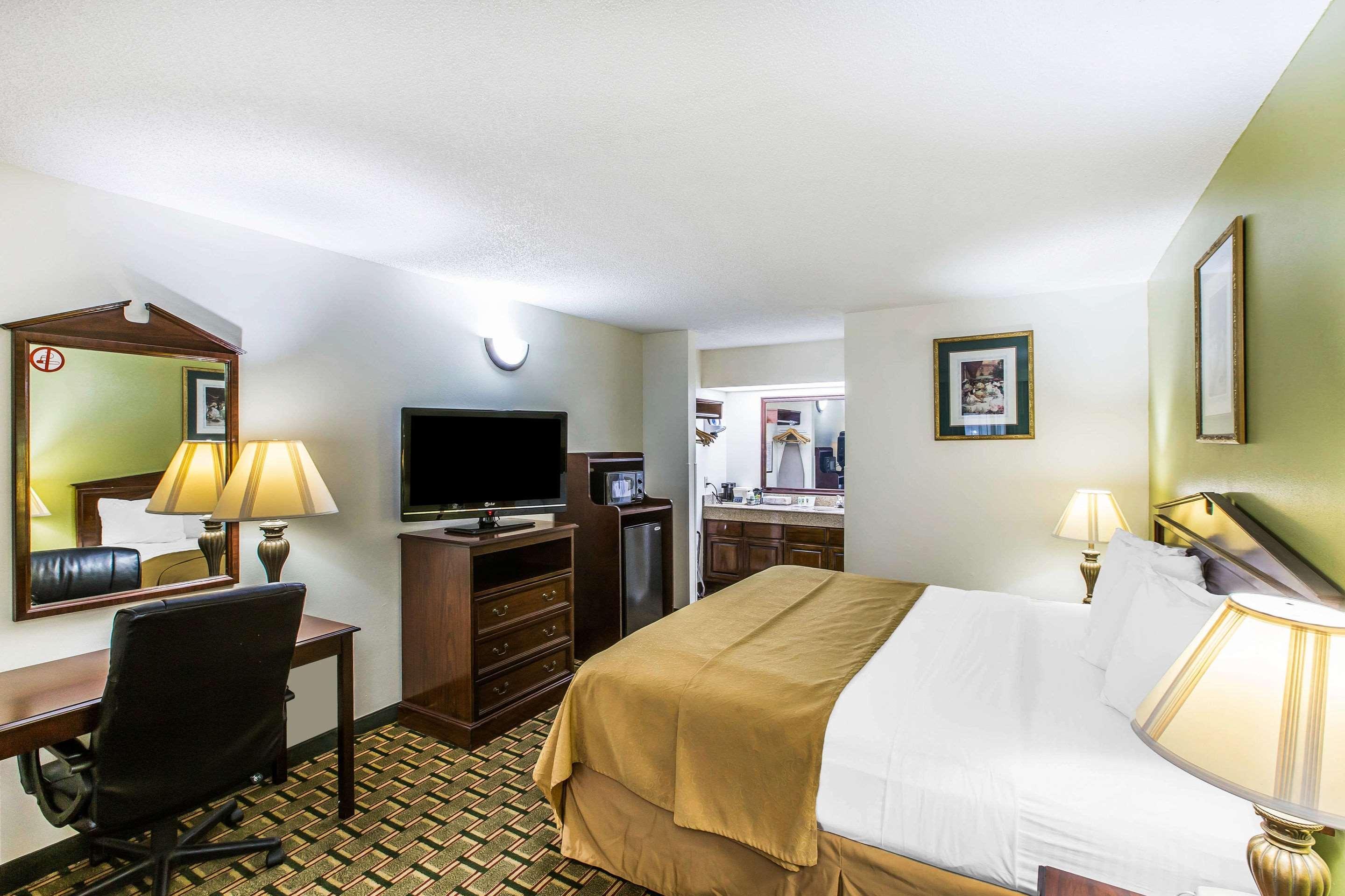 Quality Inn Eastman Exterior photo