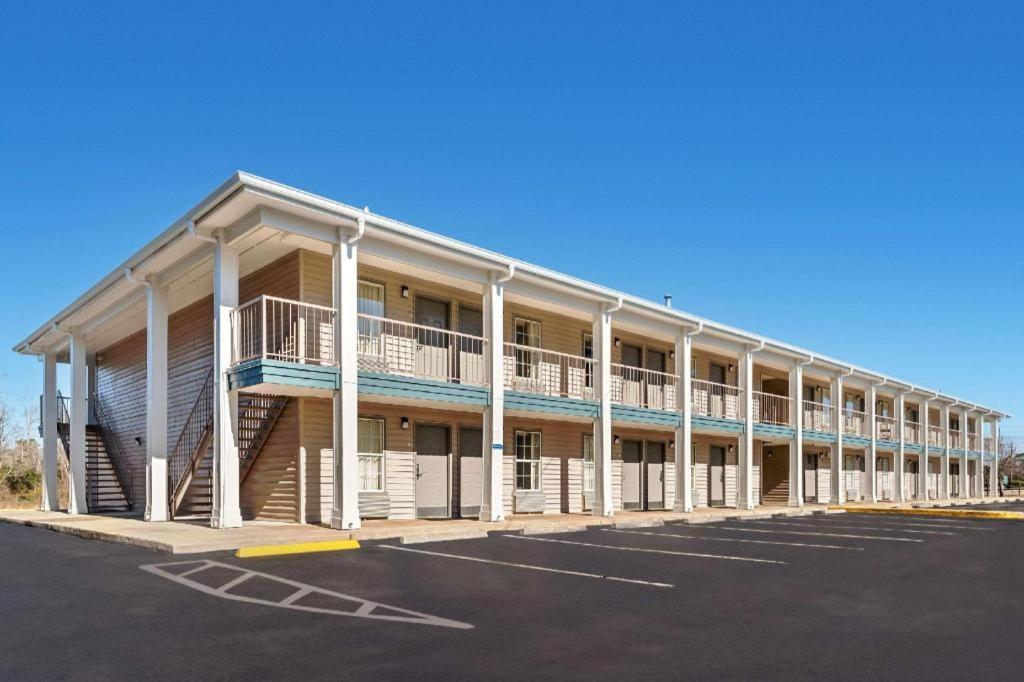 Quality Inn Eastman Exterior photo