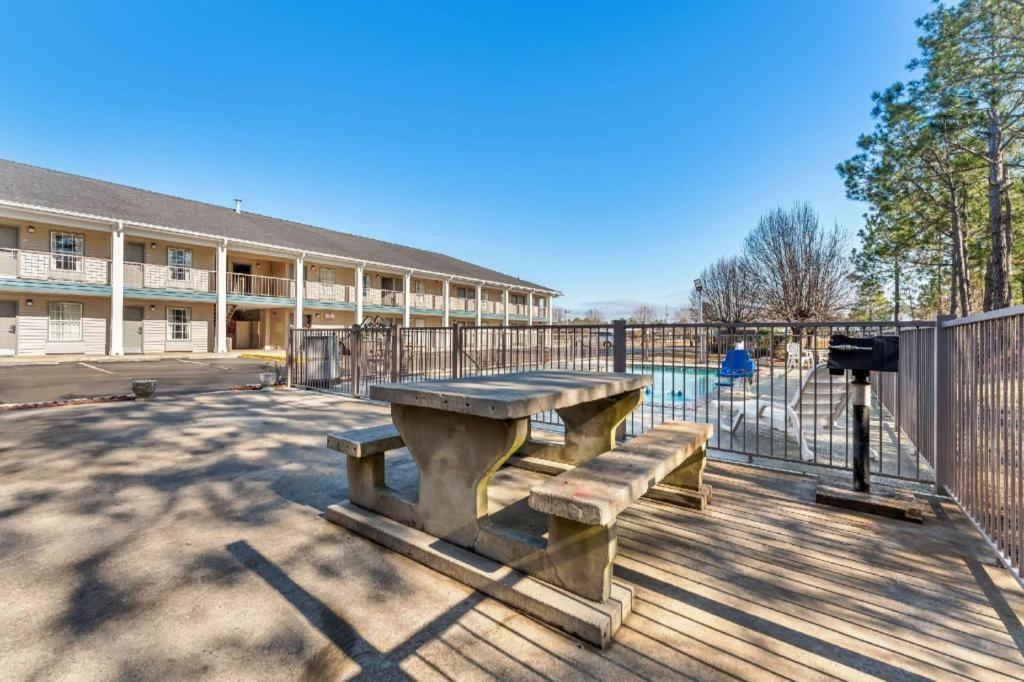 Quality Inn Eastman Exterior photo