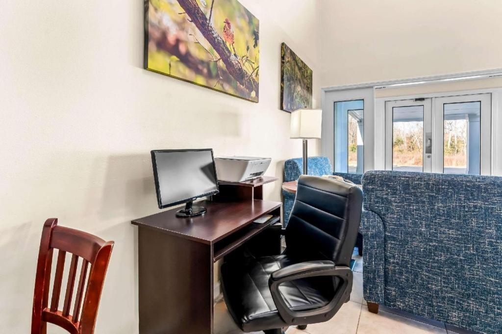 Quality Inn Eastman Exterior photo